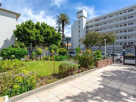 2 Bedroom Apartment in Wynberg Upper