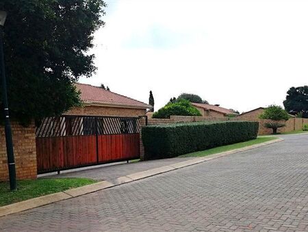 3 Bedroom House in Maroeladal
