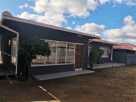 3 Bedroom House in Vanderbijlpark Cw
