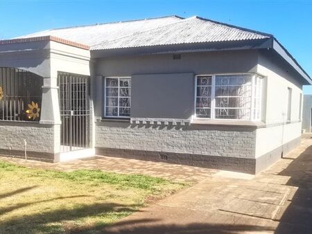 3 Bedroom House in Selection Park