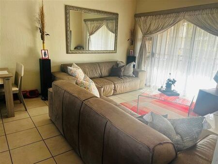 2 Bedroom Apartment in Weltevreden Park