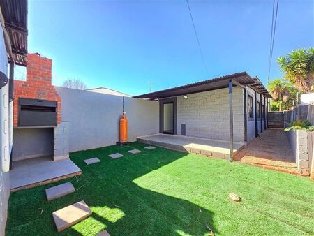 2 Bedroom Townhouse in Krugersdorp Central