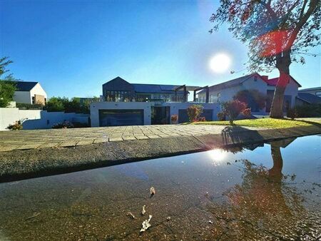 3 Bedroom House in The Hills