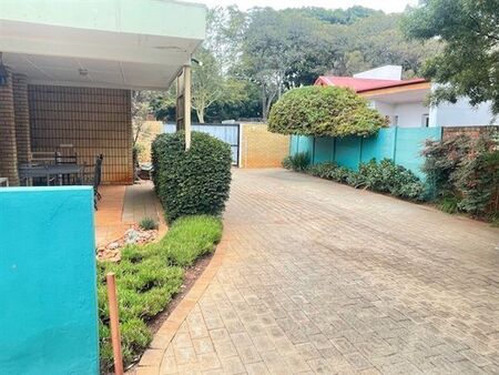 0.5 Bedroom Flat in Brummeria