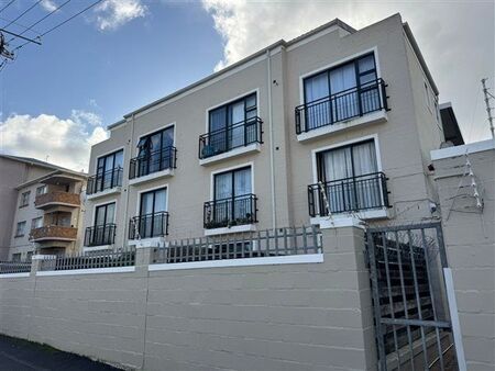 1 Bedroom Apartment in Wynberg