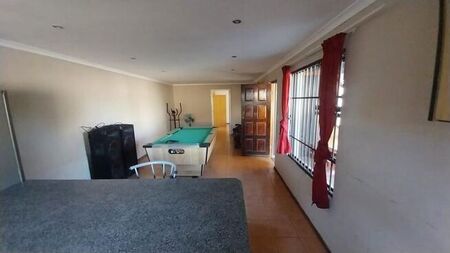 1 Bedroom bachelor apartment to rent in Forest Heights, Blue Downs