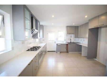 3 Bedroom Apartment in Houghton Estate