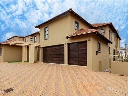 5 Bedroom House in Valleyview Estate