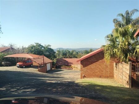 3 Bedroom House in Waterkloof Heights