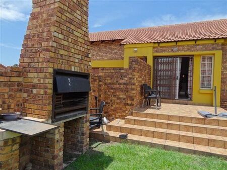 3 Bedroom Townhouse in Thatchfield