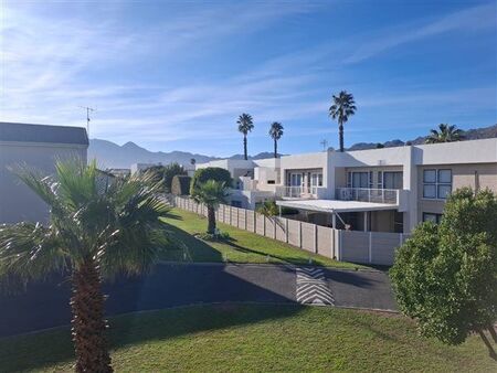 2 Bedroom Apartment in Gordons Bay Central