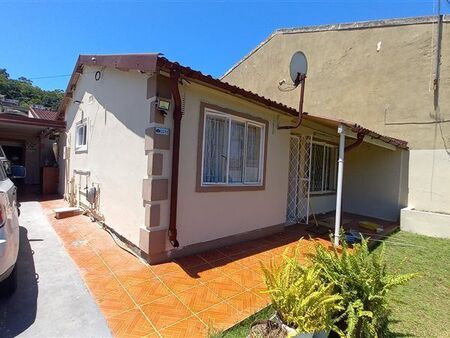 2 Bedroom House in Eastbury