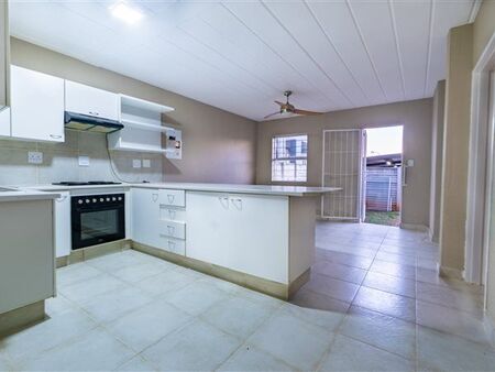 2 Bedroom Apartment in Weltevreden Park