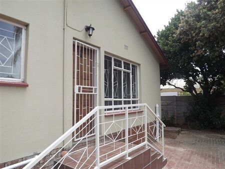 Studio Apartment in Claremont