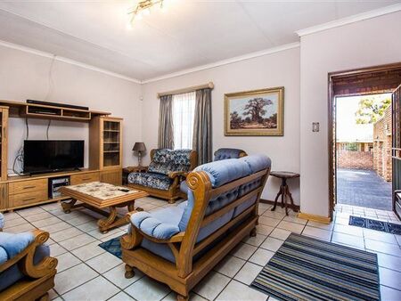 3 Bedroom Simplex in Faerie Glen