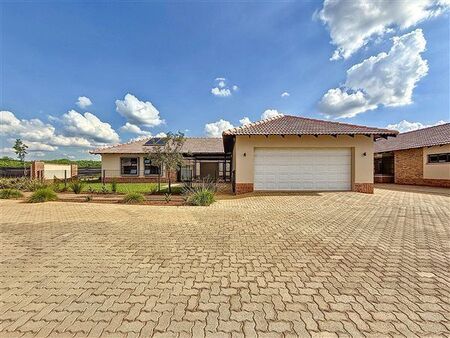 3 Bedroom House in The Meadows