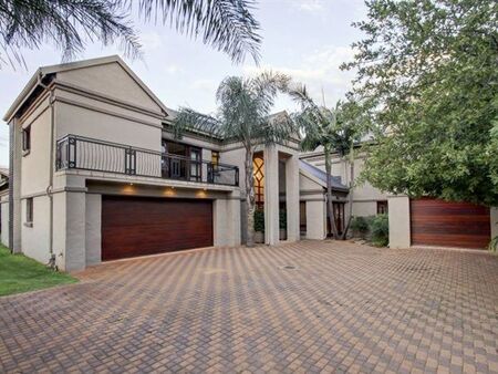 5 Bedroom House in Woodhill