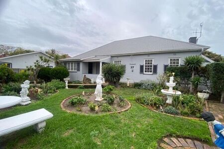 4 Bedroom house to rent in Plumstead, Cape Town
