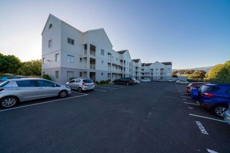 1 Bedroom apartment to rent in Tokai, Cape Town