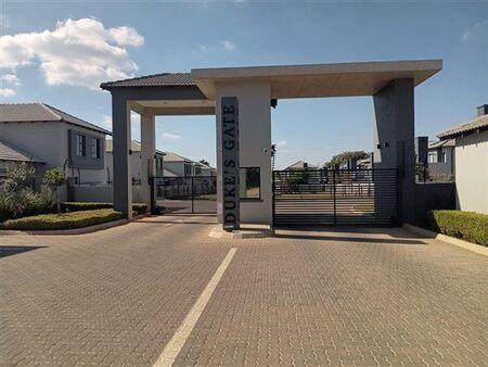 3 Bedroom Townhouse in Sinoville