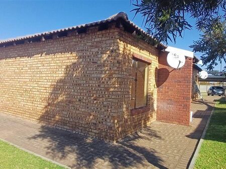 2 Bedroom Simplex in Protea Glen