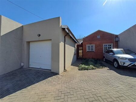 2 Bedroom Apartment in Aviary Hill