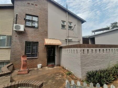 3 Bedroom Townhouse in Woodhaven