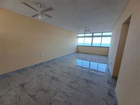 2 Bedroom Apartment in Amanzimtoti