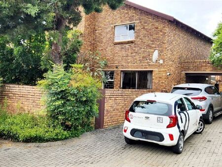 2 Bedroom Townhouse in Wilgeheuwel