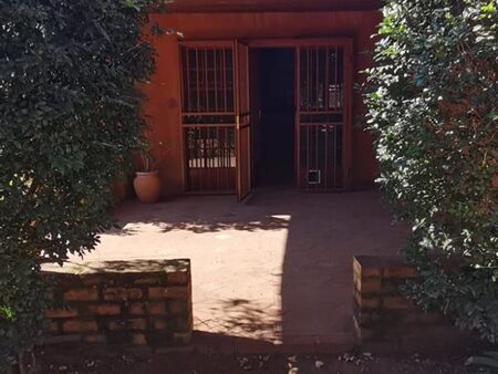 2 Bedroom House in Roodeplaat