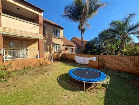 2 Bedroom Apartment in Mooikloof Ridge
