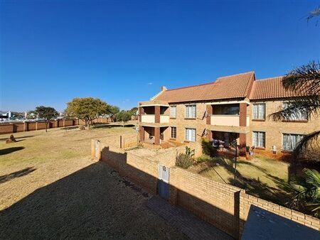 2 Bedroom Apartment in Mooikloof Ridge