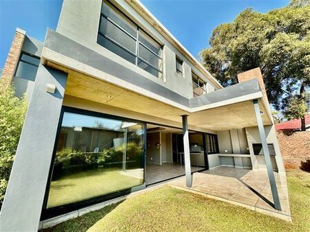 3 Bedroom Townhouse in Waterkloof Ridge