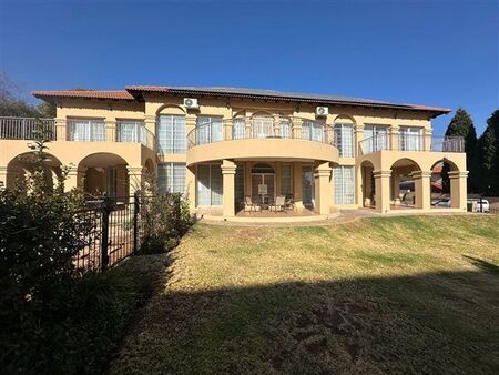 4 Bedroom Cluster in Waterkloof Ridge