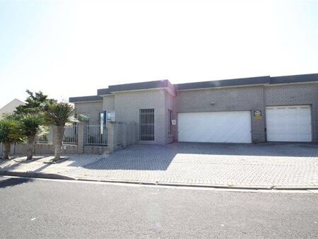4 Bedroom House in Melkbosstrand