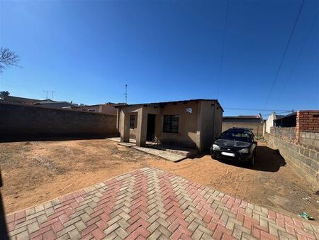 2 Bedroom House in Dube