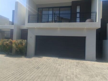 4 Bedroom Townhouse in Sandown