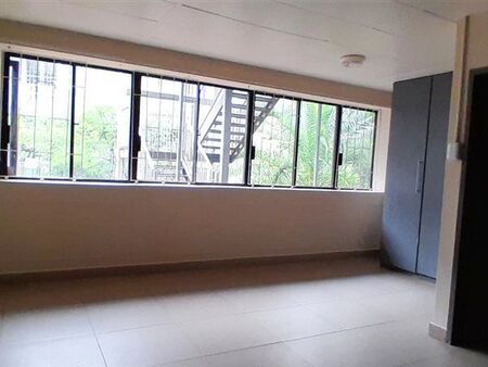Studio Apartment in Kew