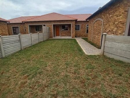 3 Bedroom Townhouse in Riversdale