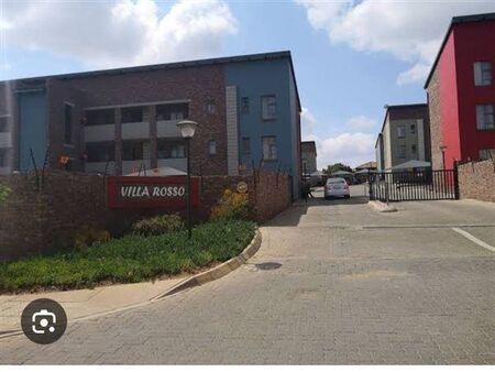 3 Bedroom Apartment in Rooihuiskraal