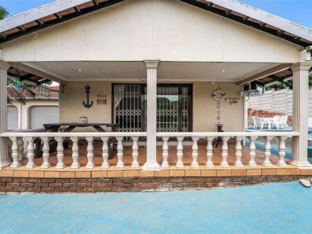 3 Bedroom House in Sunningdale