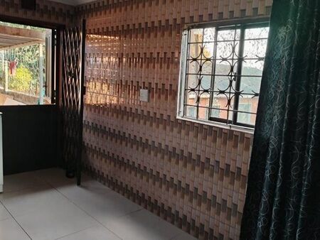 1 Bedroom Apartment in Trenance Manor