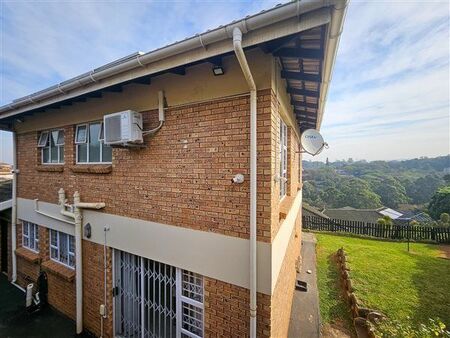 3 Bedroom Apartment in Amanzimtoti