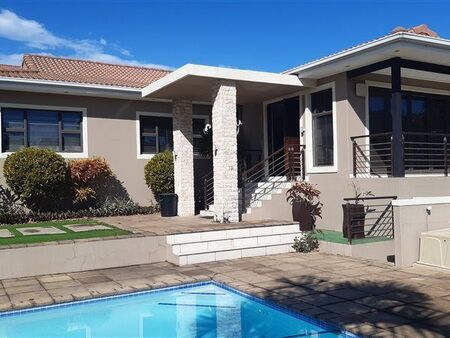 3 Bedroom House in Amanzimtoti