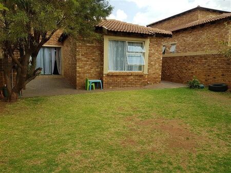 4 Bedroom Townhouse in Weltevreden Park