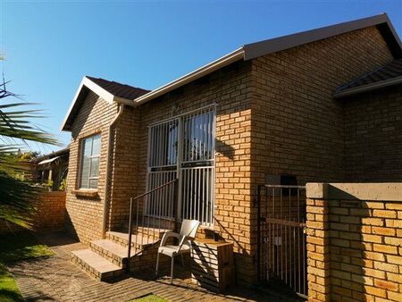 2 Bedroom Townhouse in Honeydew Manor