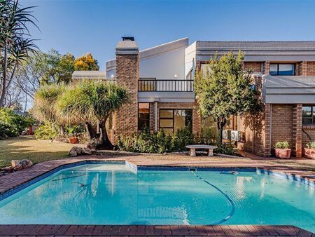 4 Bedroom House in Silver Lakes Golf Estate