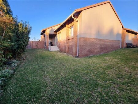 3 Bedroom Simplex in Mooikloof Ridge