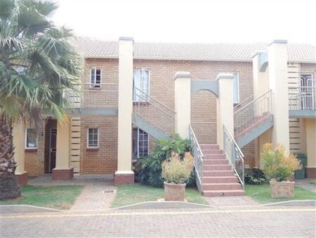 2 Bedroom Apartment in Mooikloof Ridge