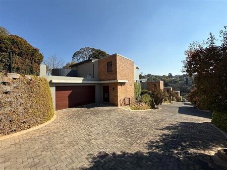 3 Bedroom House in Waterkloof Ridge